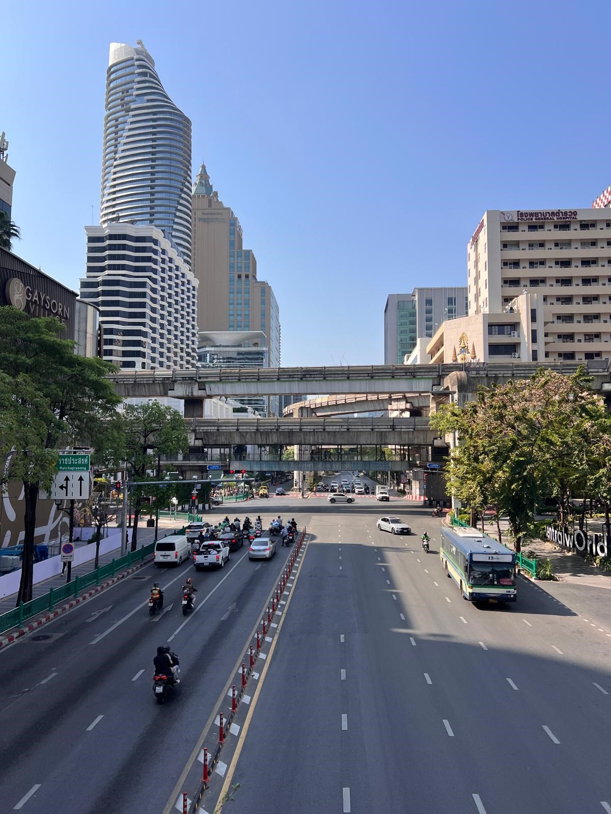 Visiting bustling Bangkok image